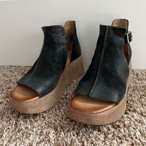 Miz Mooz Gloria Wedge